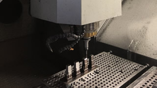 Mould maker Kavia Tooling combines EDGECAM with a CMM and
customised software